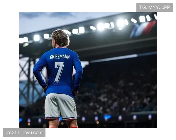 格列兹曼赛前准备流程曝光,尽显职业球员专注与拼搏精神 格列兹曼赛前准备流程曝光,尽显职业球员专注与拼搏精神