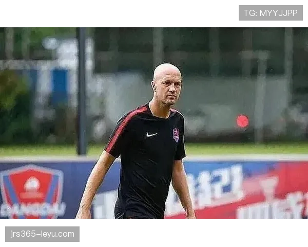 克鲁伊夫进攻数据惊艳足坛：进球与助攻完美融合诠释足球艺术