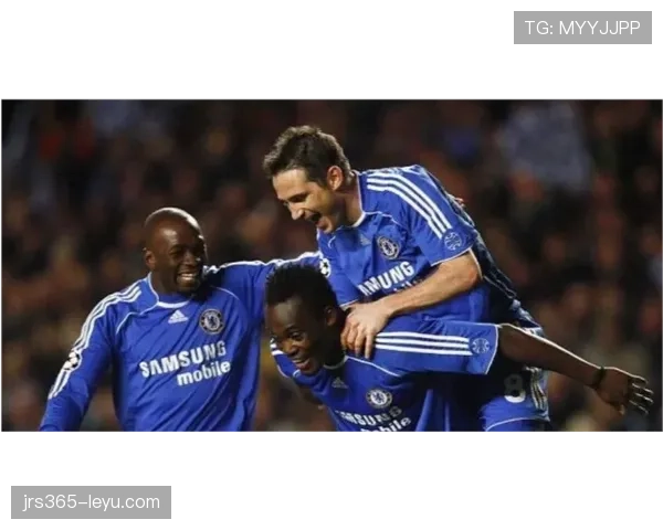 库杜斯：从中场新星到前场核心的角色演变分析